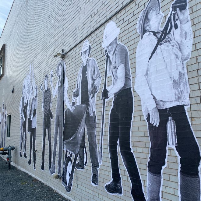 4-Holly Greenberg-Mural sideview